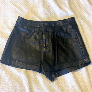 Forever 21 Hight Waisted Pleather / Faux Leather Shorts, Small.